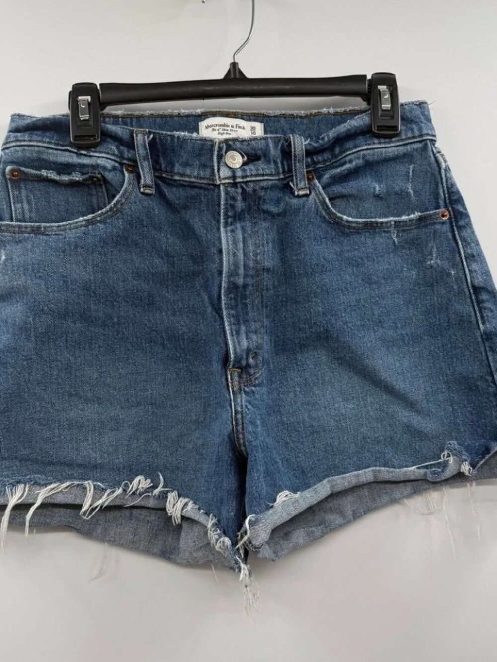 Abercrombie & Fitch The 4" Mom Short High Rise Size 30 / 10 Medium Wash Distress